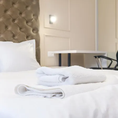 Bright & Spacious With Free Parking * Filibe