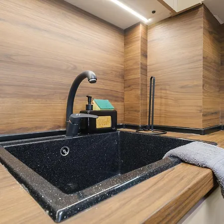 Apartament Bright & Spacious With Free Parking