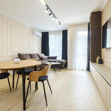 Apartament Bright & Spacious With Free Parking Płowdiw