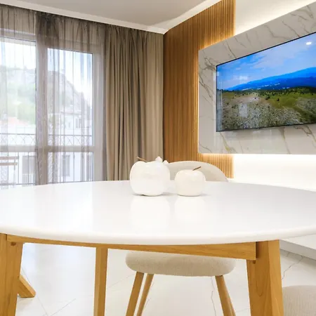 Apartament Bright & Spacious With Free Parking Płowdiw