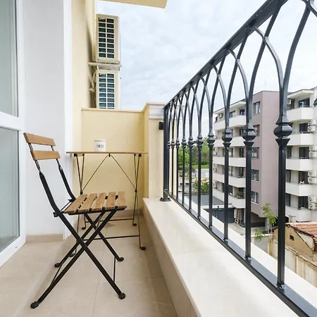 아파트 Bright & Spacious With Free Parking *